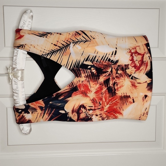 Guess Tops - Guess Summer Escape Coral Crop Top Size XS NWT